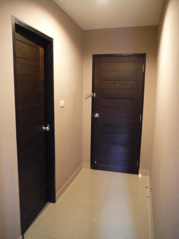 Shooters Pensión Pattaya Habitación foto